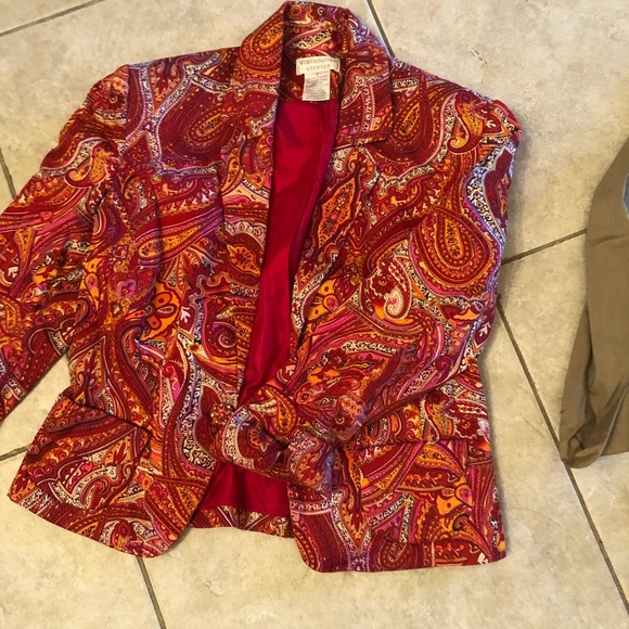 Blazer - Picture 2 of 4